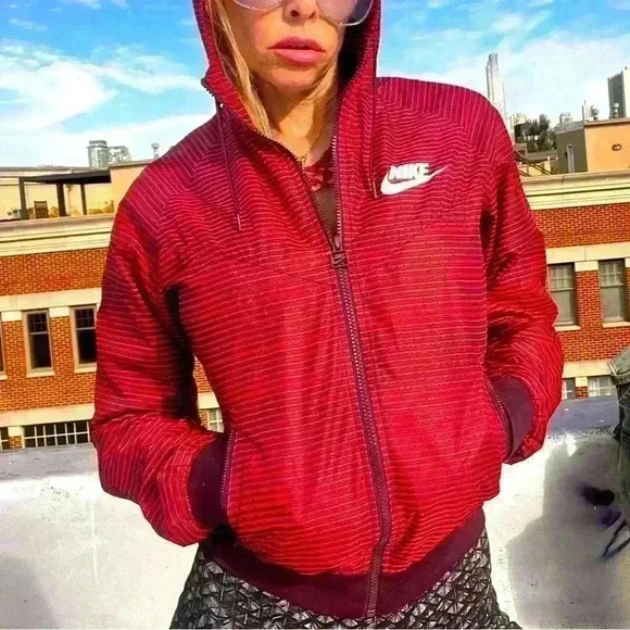 NWOT Women running jacket striped maroon  zip up hoodie jacket small - Picture 3 of 8